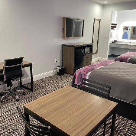Palace Inn Crosby 외부 사진