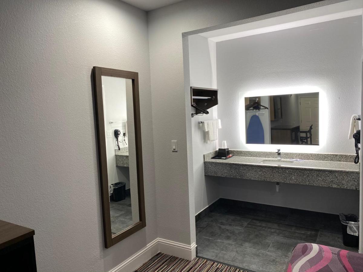 Palace Inn Crosby 외부 사진