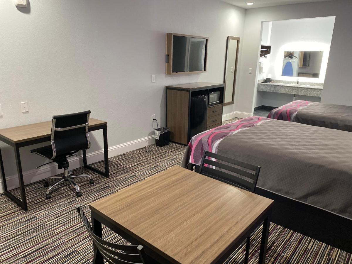 Palace Inn Crosby 외부 사진