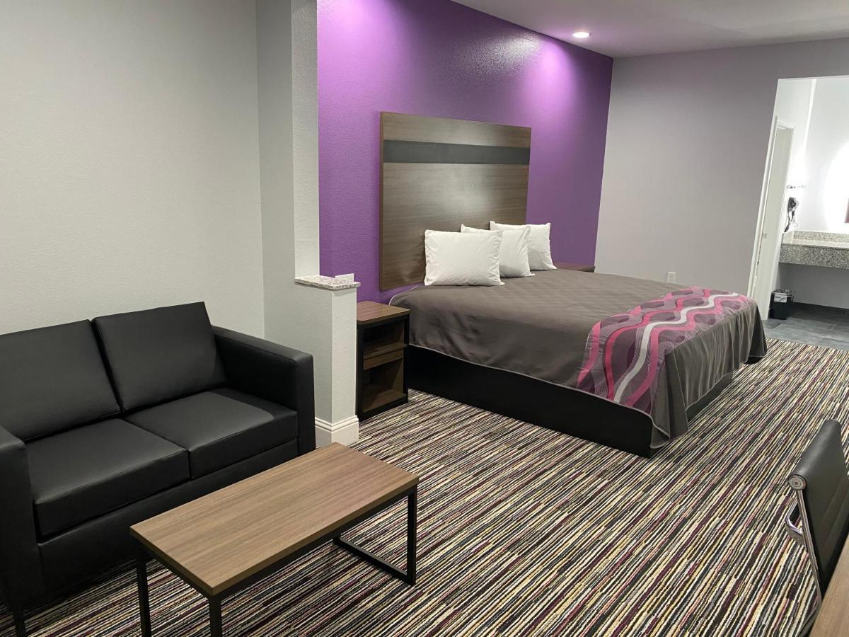 Palace Inn Crosby 외부 사진